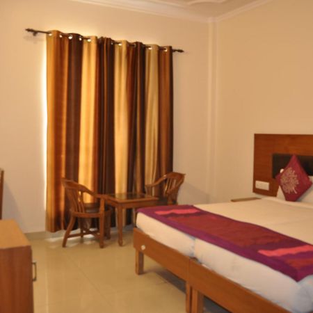 Casa Meera โนอิดา ภายนอก รูปภาพ