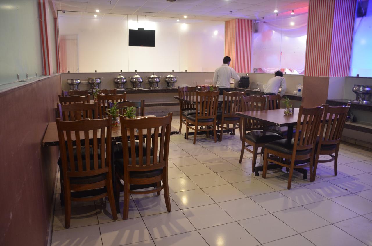 Casa Meera โนอิดา ภายนอก รูปภาพ