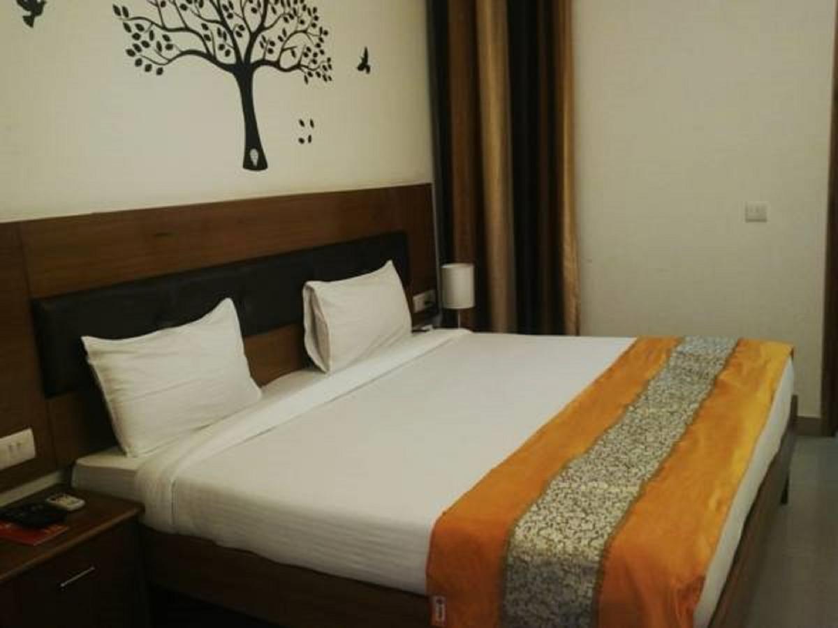 Casa Meera โนอิดา ภายนอก รูปภาพ